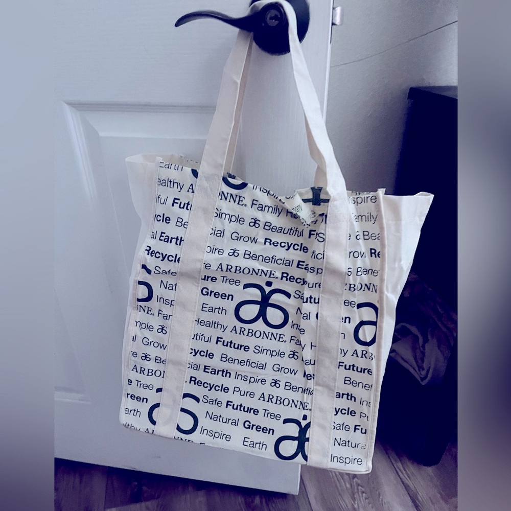 Arbonne Tote